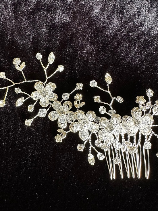 Accessories - Bridal wedding comb silver tone crystal style rhinestone floral hair headpiece